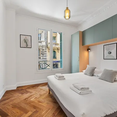 Chic 2-room - Place Du Pin Apartament