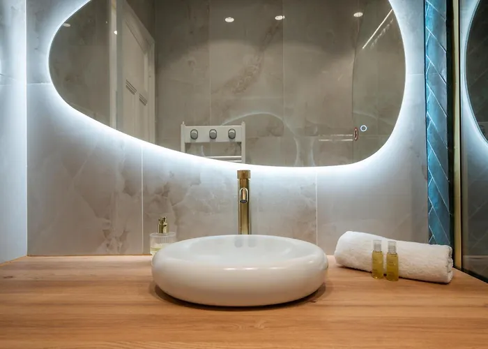 Chic 2-room - Place Du Pin