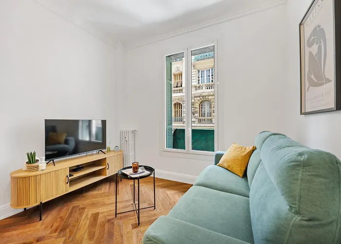Chic 2-room - Place Du Pin *