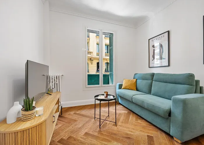 Chic 2-room - Place Du Pin Apartman